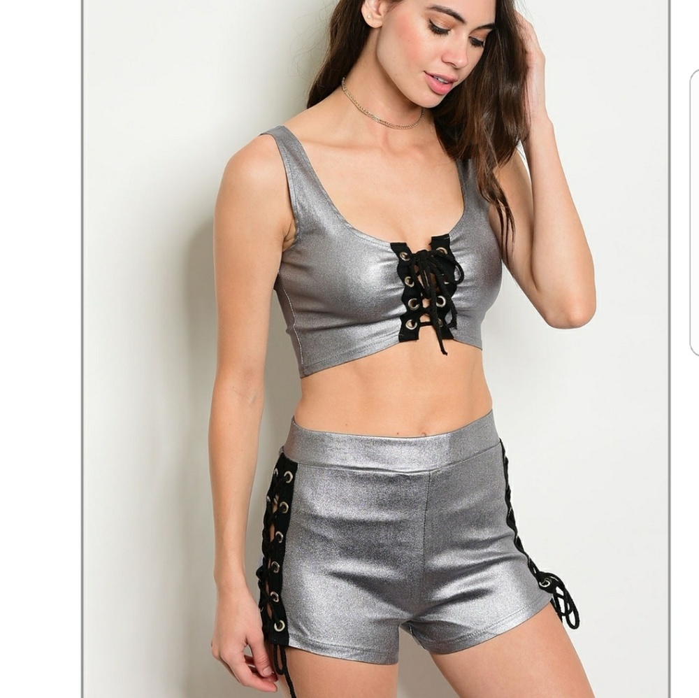 💦SILVER LACE UP TOP & SHORT SET - Picture 2 of 3